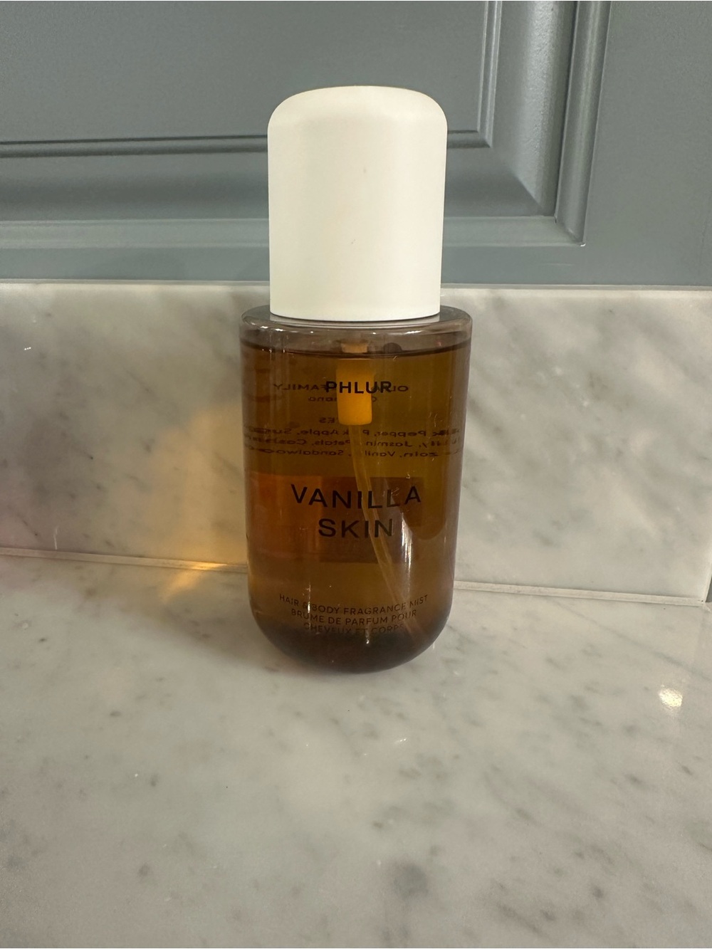 Phlur Vanilla Skin Fragrance Mist — Cream/Amber
